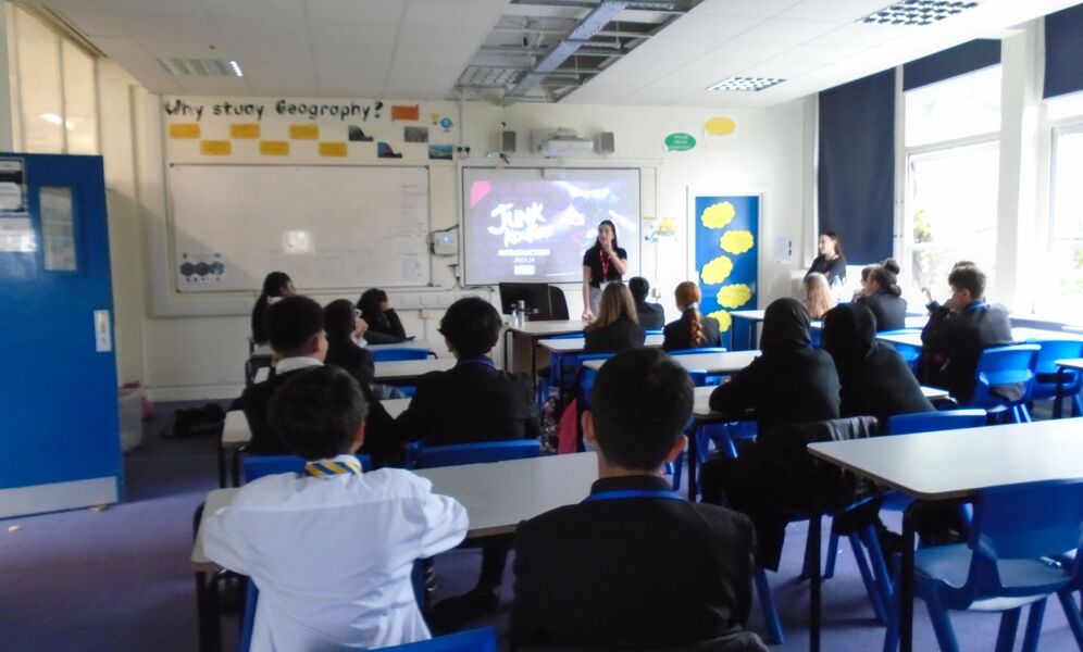 Eco Club - Junk Kouture